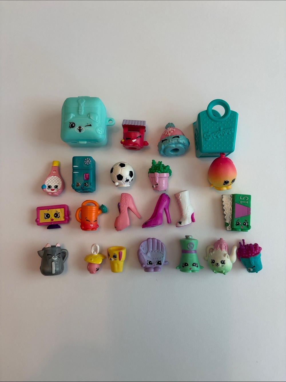 EUC Shopkins and 2 containers backpack and bag